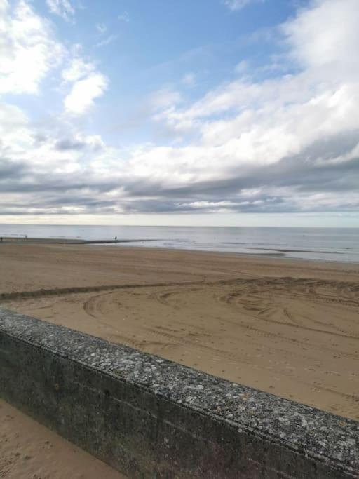 Cabourg Cosy, Appartement Refait A Neuf, 5 Min A Pied De La Mer 外观 照片